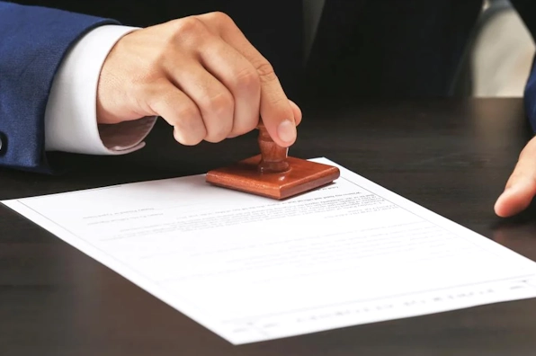 Giải thích chi tiết khái niệm chứng thực là gì trong lĩnh vực kinh tế và pháp lý
